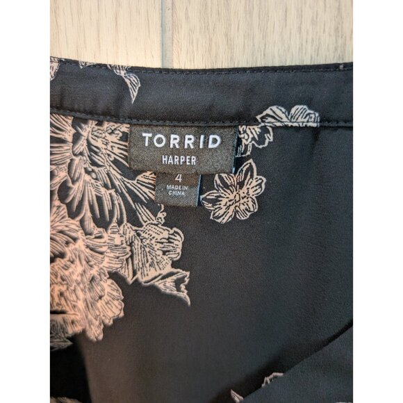 Torrid Harper Floral Shirt V Neck Rolled Sleeves Size 4X Black Polyester - Picture 3 of 7